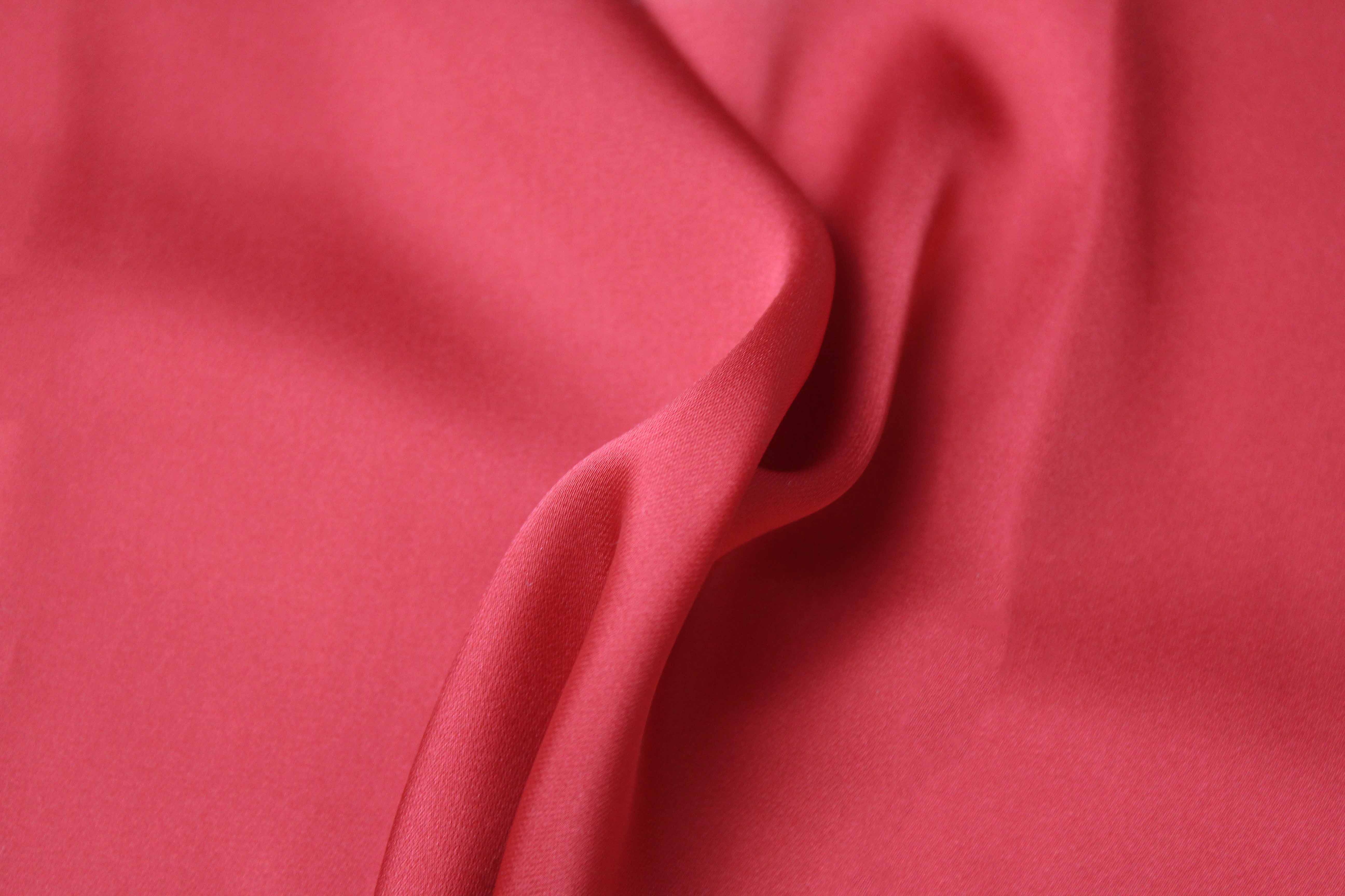 POLY SOFT SATIN - RED